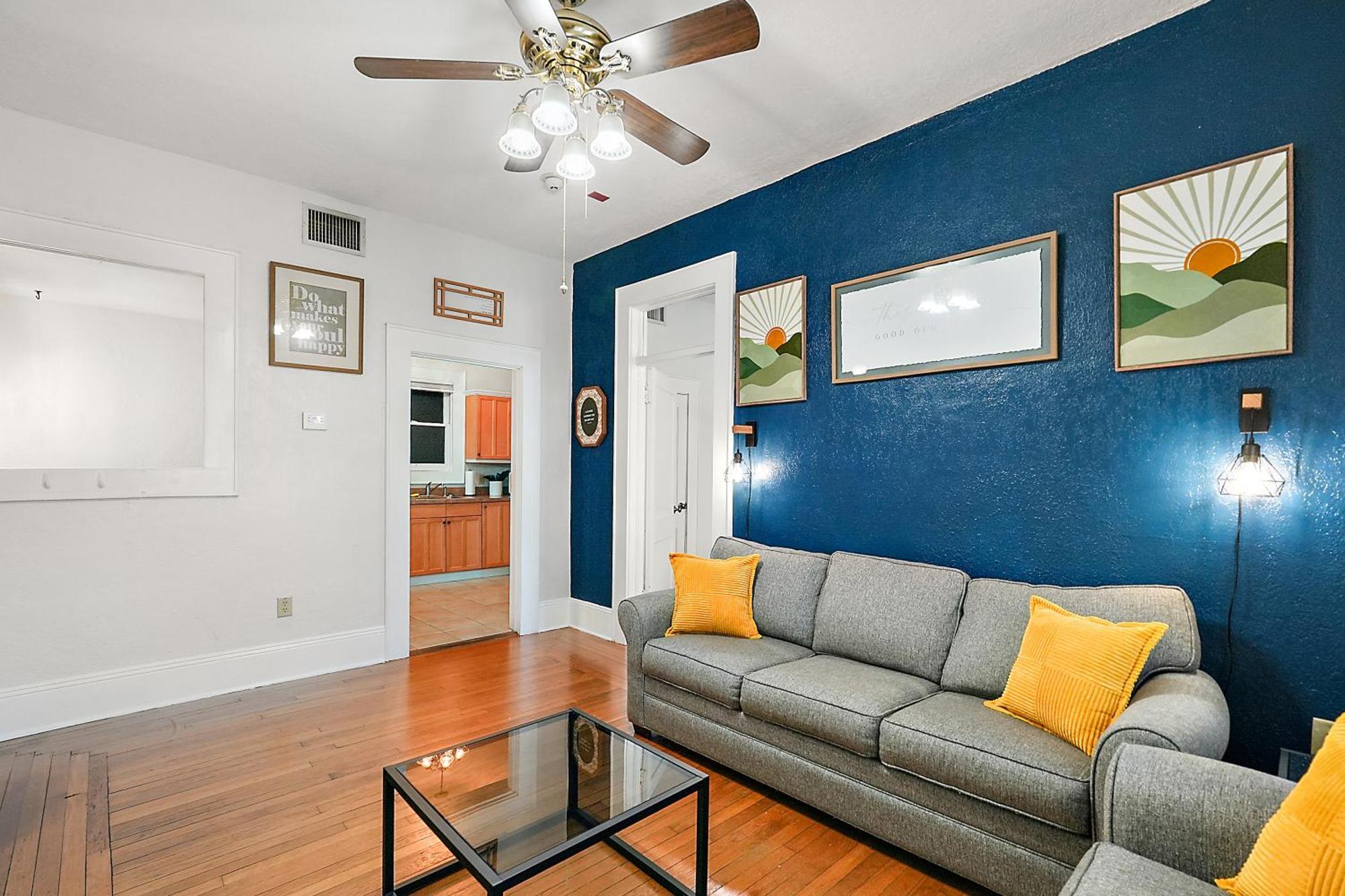 Downtown Den-King Bed~Heart Of Eustis~Queen Sleeper~Upstairs~Bright & Happy Exterior foto